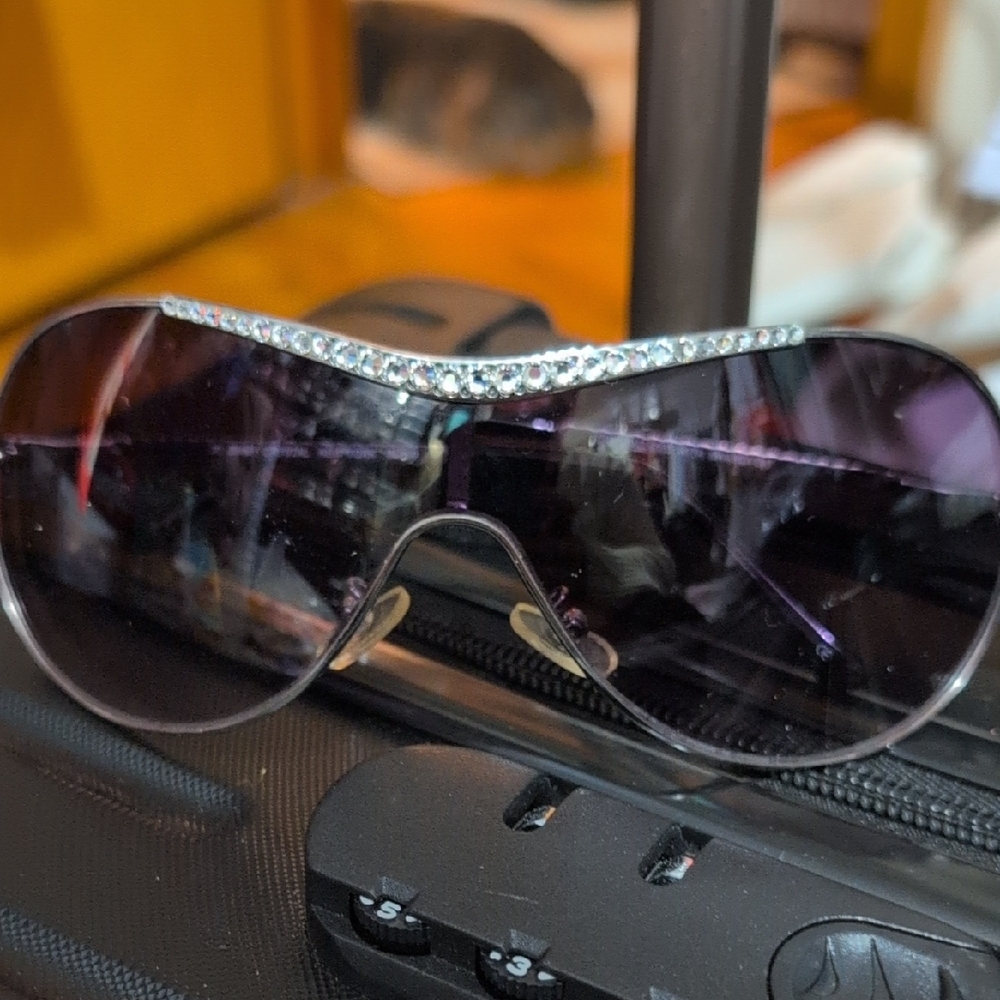 Elegant Black Rhinestone Sunglasses